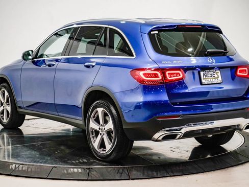 Certified 2022 Mercedes-Benz GLC 300 image 2