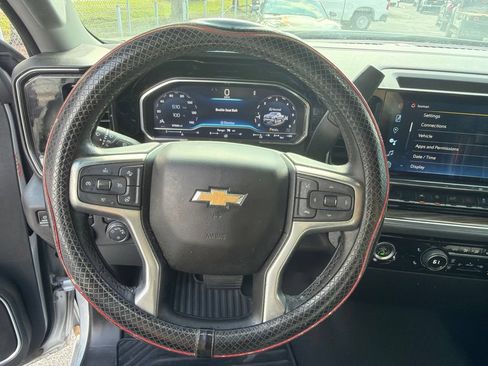 Used 2022 Chevrolet Silverado 1500 LT AWD/4WD image 18