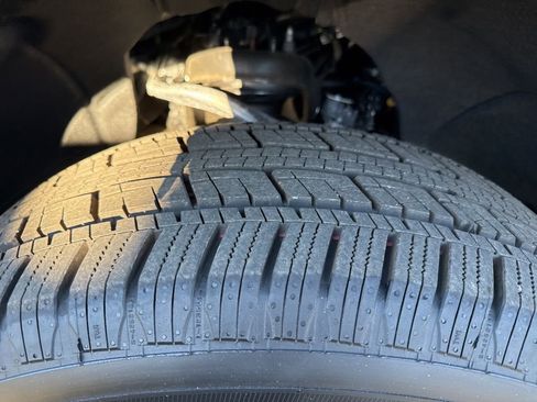 Used 2024 Chevrolet Silverado 1500 Custom image 34