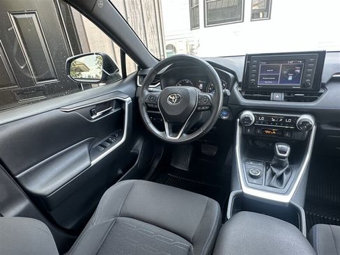 Used 2022 Toyota RAV4 SE w/ Convenience Package AWD/4WD image 11