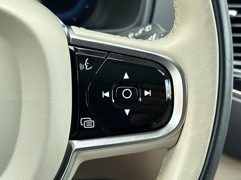 Certified 2023 Volvo XC90 T8 Ultimate image 32