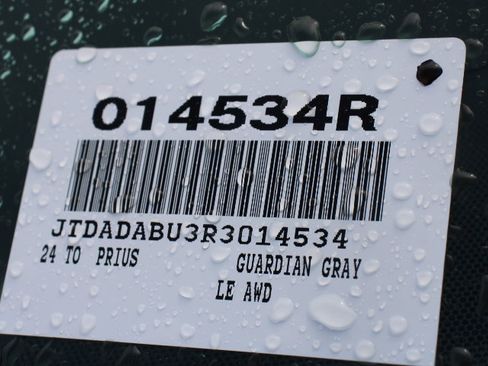 Used 2024 Toyota Prius LE image 27