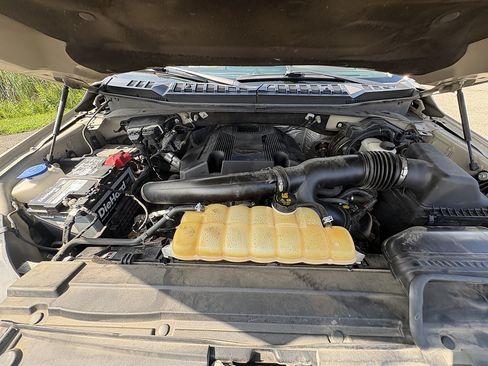 Used 2018 Ford F150 Lariat w/ Equipment Group 502A Luxury AWD/4WD image 13