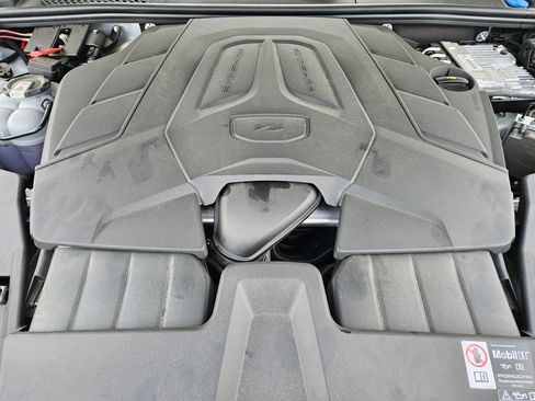 Certified 2026 Porsche Cayenne Coupe AWD/4WD image 30