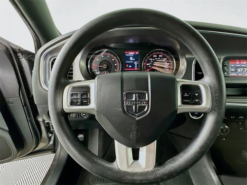 Used 2014 Dodge Charger SE image 18