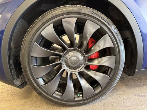 Used 2022 Tesla Model Y Performance AWD/4WD image 35