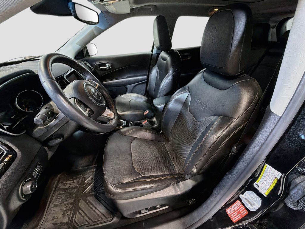 Used 2018 Jeep Compass Limited w/ Navigation Group AWD/4WD image 19