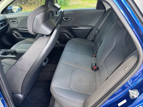 Used 2025 Kia K4 FWD image 25