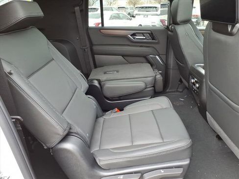 New 2026 GMC Yukon XL Denali w/ Denali Reserve Package image 24