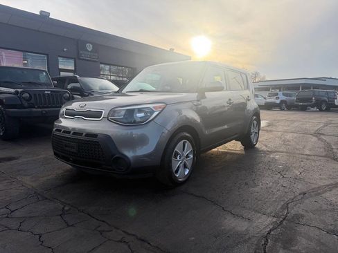 Used 2015 Kia Soul Base 4dr Crossover 6A image 1