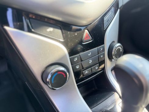 Used 2016 Chevrolet Cruze LS FWD image 17