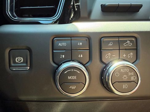 New 2026 GMC Sierra 1500 AT4 w/ Technology Package AWD/4WD image 33