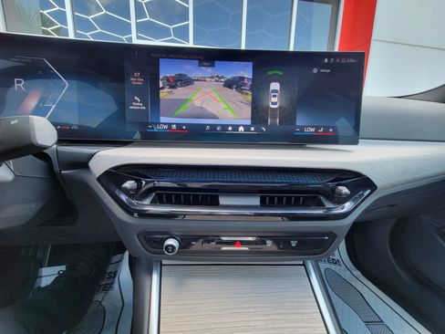 Used 2025 BMW 330i Sedan RWD image 12