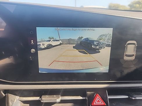 Certified 2024 Kia Niro EX FWD image 23