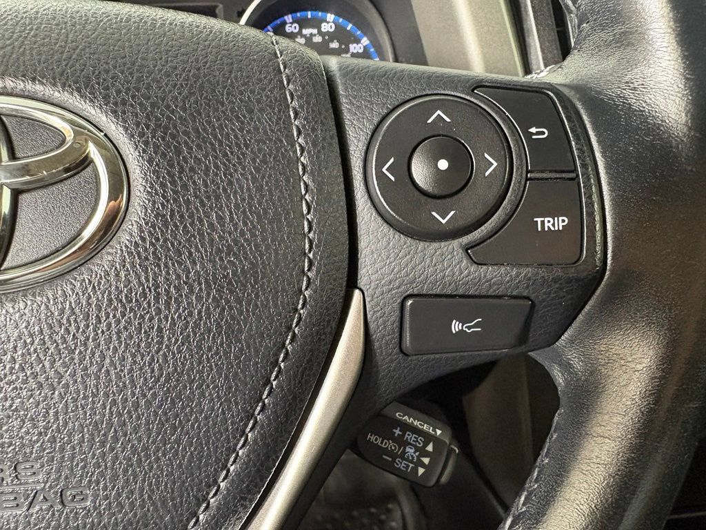 Used 2018 Toyota RAV4 XLE w/ Plus Extra Value Package AWD/4WD image 25