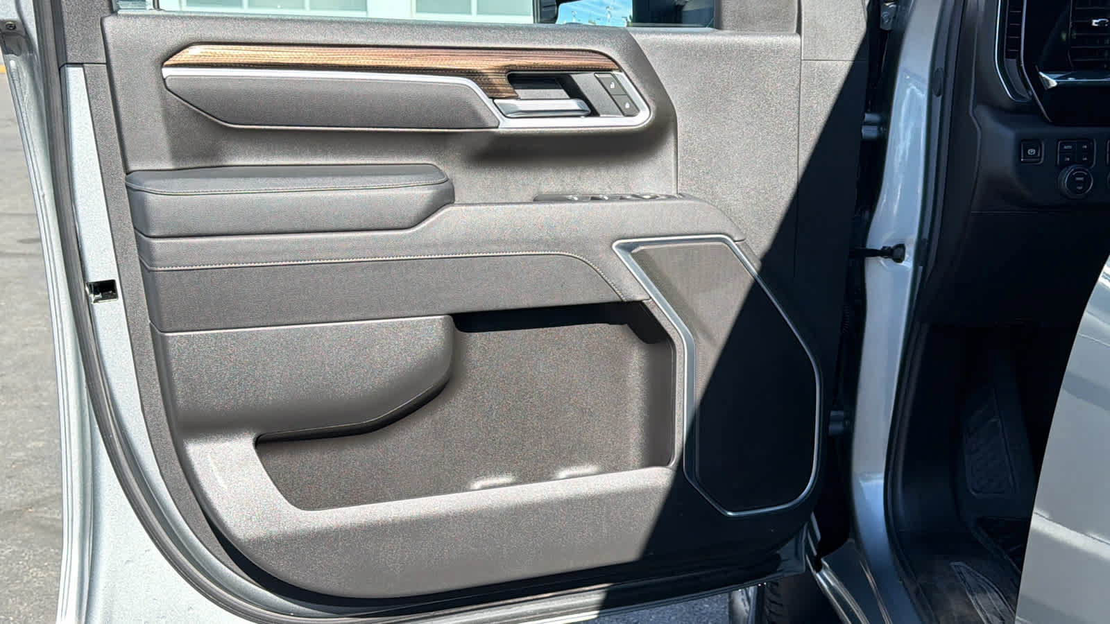 Used 2025 Chevrolet Silverado 3500 LT AWD/4WD image 23