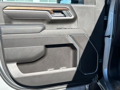 Used 2025 Chevrolet Silverado 3500 LT AWD/4WD image 23