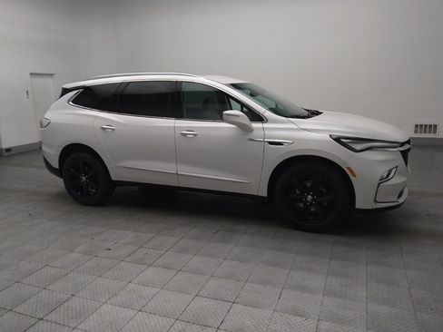 Used 2023 Buick Enclave Essence w/ Sport Touring Edition image 11