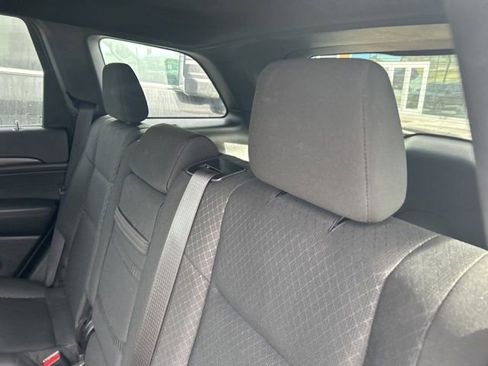 Used 2019 Jeep Grand Cherokee Laredo image 9