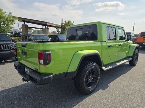 New 2025 Jeep Gladiator Sport image 3