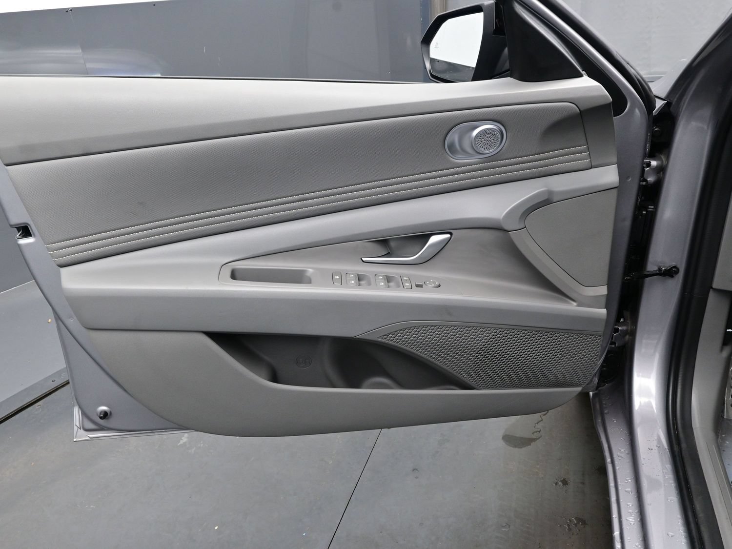 Used 2025 Hyundai Elantra Sport FWD image 9
