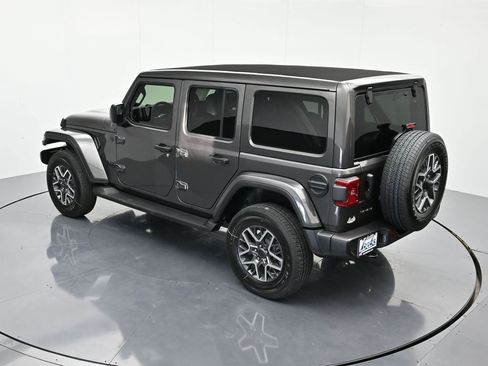 New 2026 Jeep Wrangler Unlimited Sahara AWD/4WD image 37