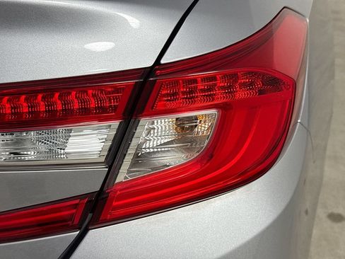 Used 2021 Honda Accord EX image 35