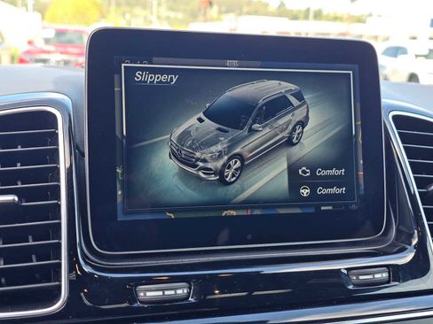 Used 2019 Mercedes-Benz GLE 400 4MATIC image 37