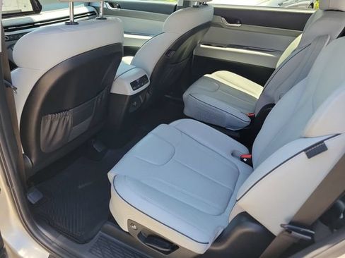 Used 2024 Hyundai Palisade SEL FWD image 25