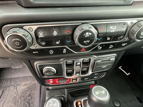 Used 2021 Jeep Wrangler Unlimited Rubicon image 34