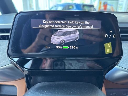 New 2025 Volkswagen ID. Buzz Pro S Plus image 39