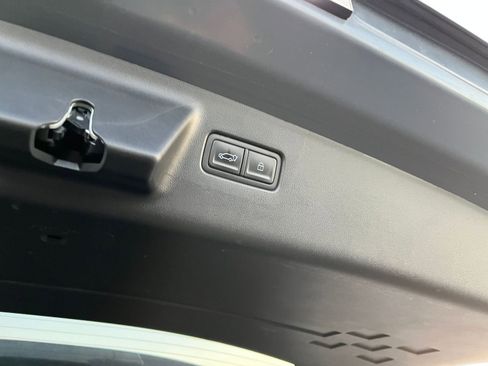 Used 2025 Hyundai Santa Fe SEL image 18