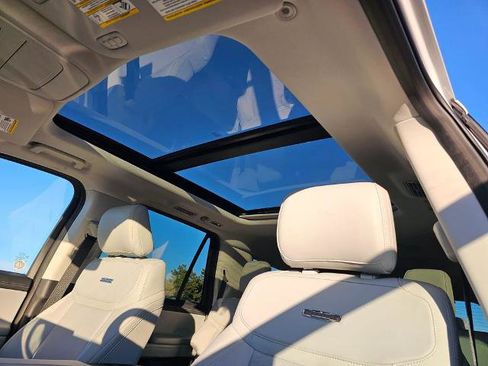 Certified 2025 Ford Expedition Max Platinum image 32