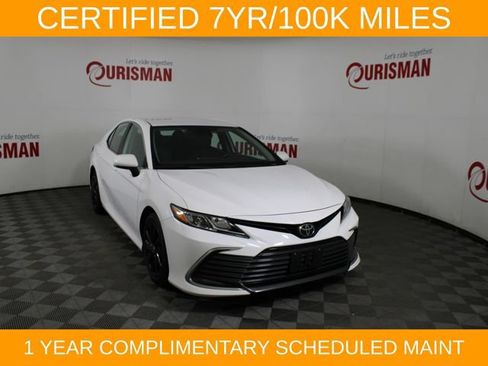 Used 2022 Toyota Camry LE FWD image 12