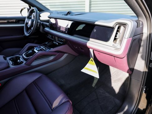 New 2026 Porsche Cayenne Coupe image 29