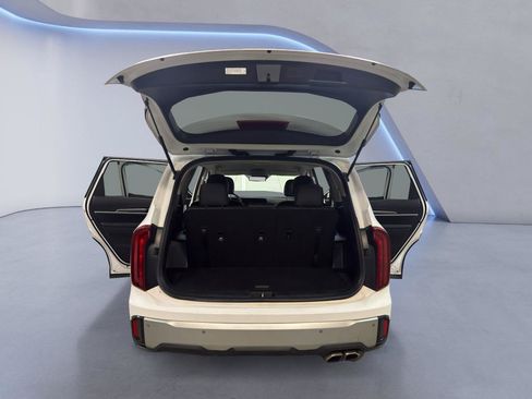 Used 2023 Kia Telluride S AWD/4WD image 13