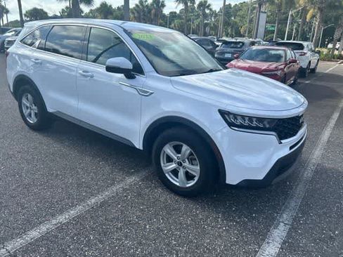 Used 2023 Kia Sorento LX FWD image 8