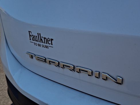 Certified 2024 GMC Terrain SLE FWD image 30