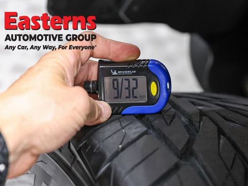 Used 2023 Jeep Wrangler Unlimited Sahara w/ Cold Weather Group AWD/4WD image 27