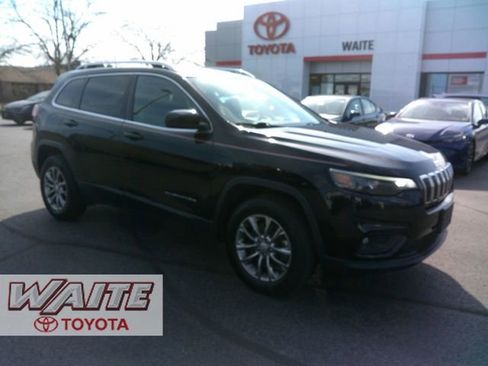 Used 2021 Jeep Cherokee Latitude Lux w/ Comfort/Convenience Group AWD/4WD image 1