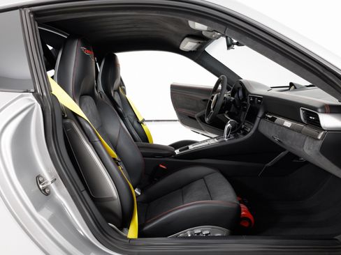 Used 2018 Porsche 911 GT2 RS RWD image 35