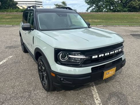Certified 2023 Ford Bronco Sport Outer Banks w/ Tech Package AWD/4WD image 2