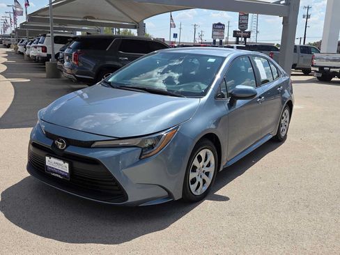 Used 2024 Toyota Corolla LE FWD image 4