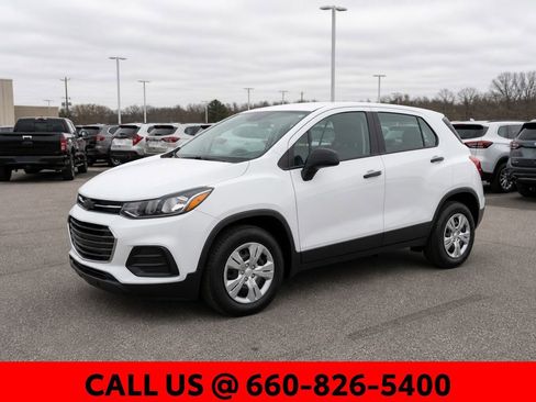 Used 2021 Chevrolet Trax LS w/ Tint and Cruise Package FWD image 1