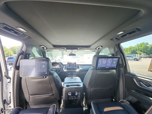 Used 2021 GMC Yukon AT4 w/ Rear Media and Nav Package AWD/4WD image 25