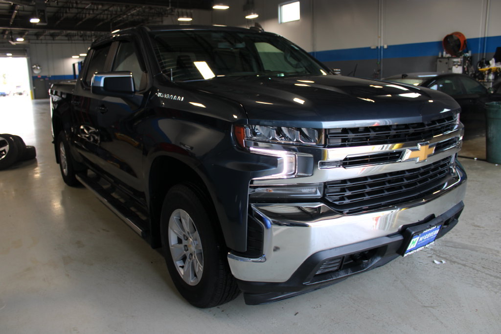 Used 2021 Chevrolet Silverado 1500 LT AWD/4WD image 3