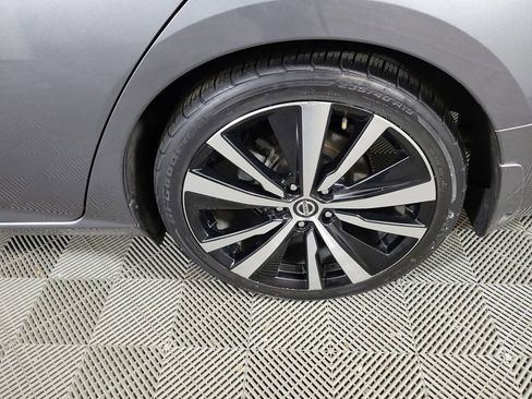 Used 2020 Nissan Altima 2.5 SR w/ Premium Package image 10