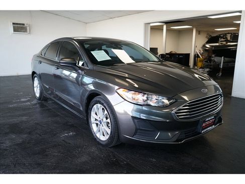 Used 2019 Ford Fusion SE image 9