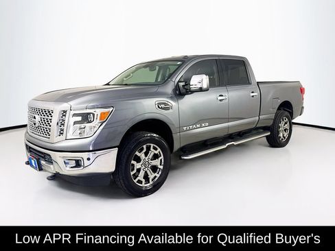 Used 2017 Nissan Titan SL w/ Chrome Package RWD image 3