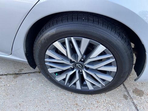 Used 2024 Nissan Altima 2.5 SV image 29
